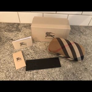 Burberry Sunglass Case